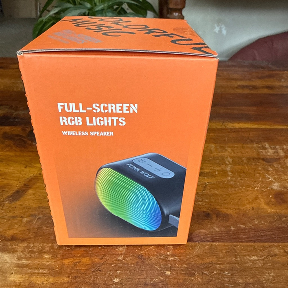 PUNK WOLF Portable Bluetooth Wireless Full Screen Light Up Speaker - Picture 4 of 5